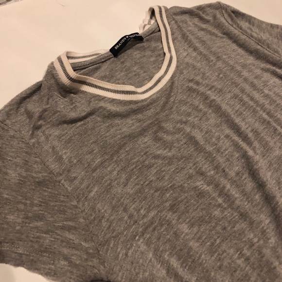 BRANDY MELVILLE GREY TEE⭐️ - Picture 3 of 6